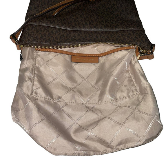 Michael Kors Bedford Flat Crossbody Bag - Picture 9 of 15